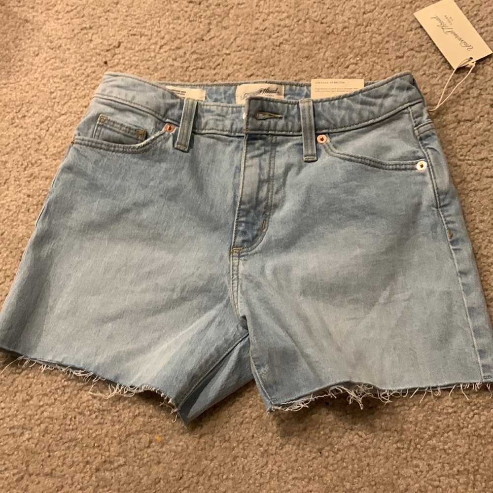 Vintage midi jean shorts